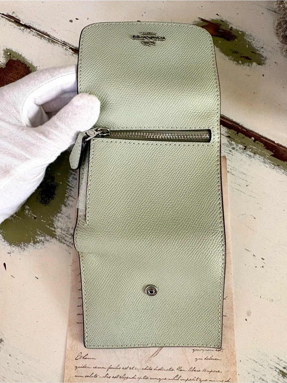 EUC Coach Small Trifold Wallet Leather Pale Pistachio Green Silver